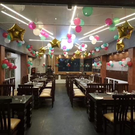Hotel Grand Surya Kodarma Экстерьер фото