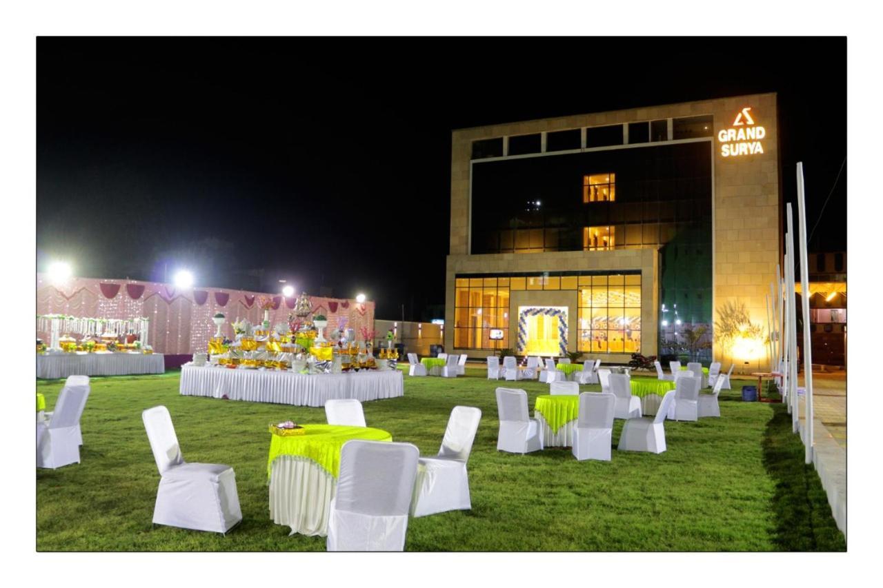 Hotel Grand Surya Kodarma Экстерьер фото