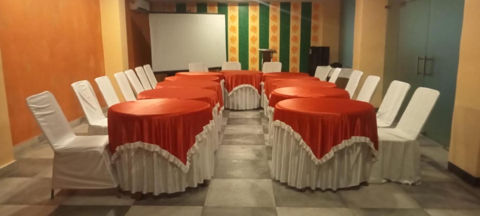 Hotel Grand Surya Kodarma Экстерьер фото